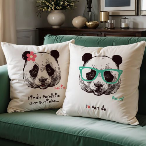 Zestaw dwóch poduszek na walentynki dla pary z imionami zakochanych. prezent na walentynki.