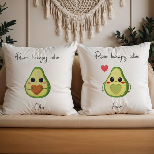 Zestaw dwóch poduszek na walentynki dla pary z imionami zakochanych. prezent na walentynki.