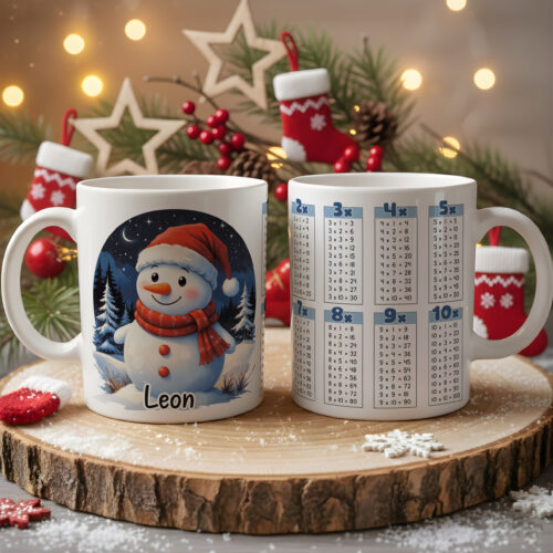 Kubek świąteczny z tabliczką mnożenia, idealny na świąteczny prezent dla klasy. Kubek ozdobiony jest świątecznym wzorem, a tabliczka mnożenia sprawia, że codzienne picie napoju staje się okazją do nauki matematyki