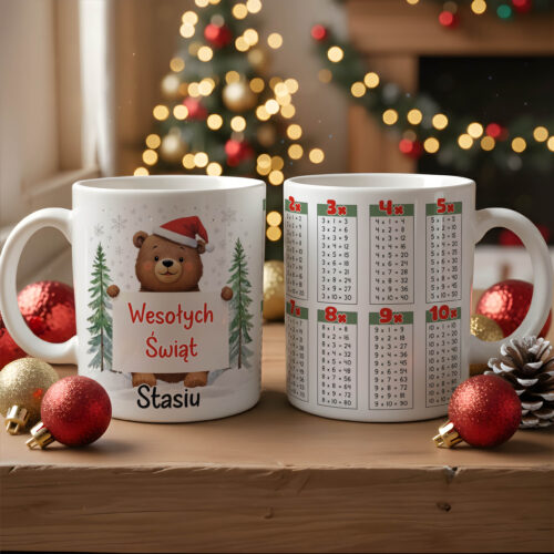 Kubek świąteczny z tabliczką mnożenia, idealny na świąteczny prezent dla klasy. Kubek ozdobiony jest świątecznym wzorem, a tabliczka mnożenia sprawia, że codzienne picie napoju staje się okazją do nauki matematyki